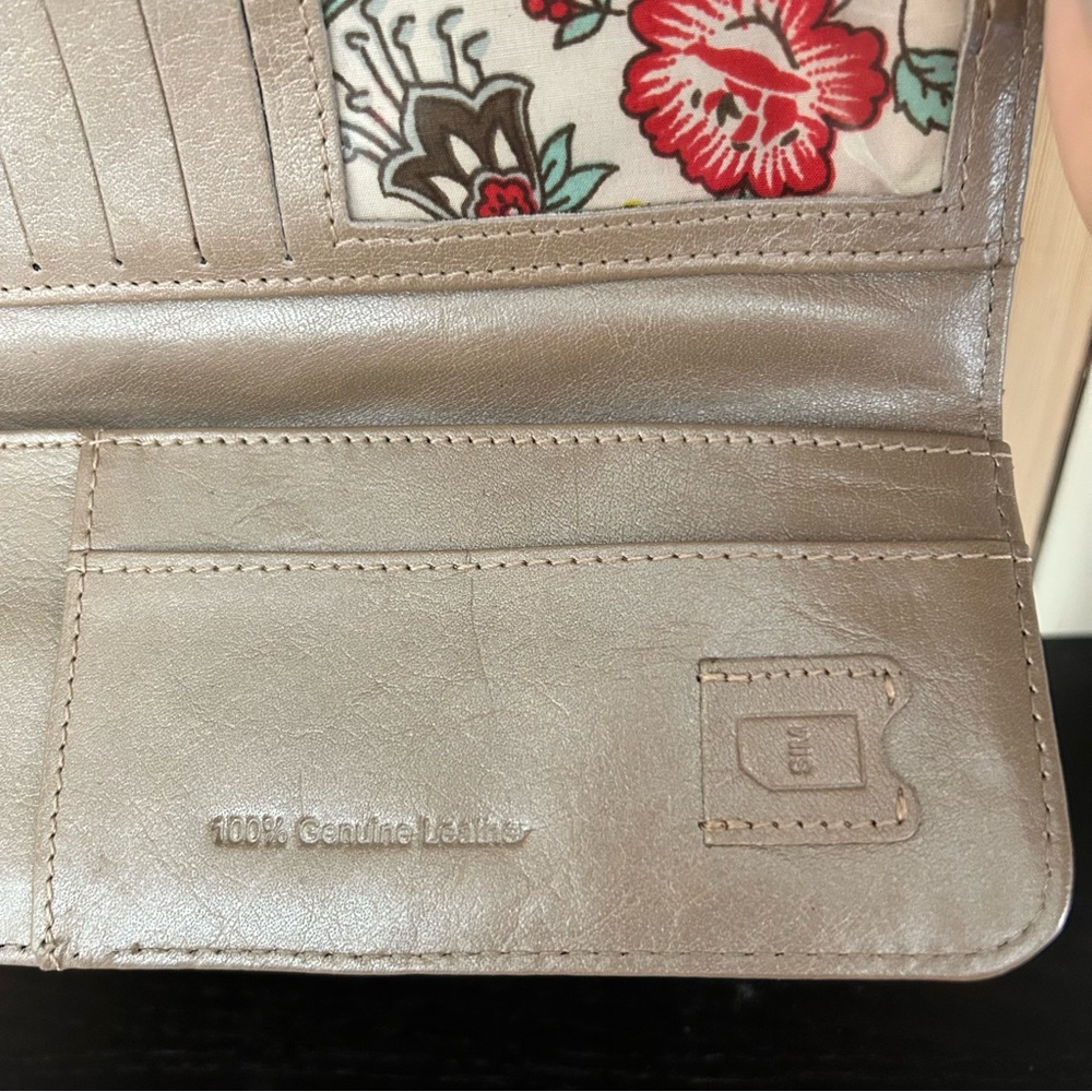 Large Leather Clutch Wallet - metallic taupe color - Picture 5 of 16